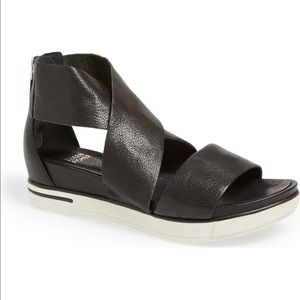 EILEEN FISHER Sport Platform Sandals black leather